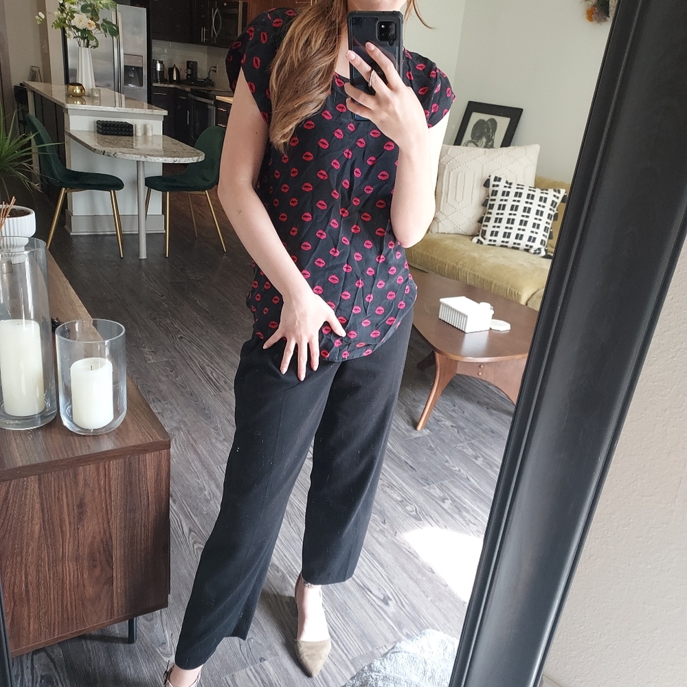 Lipstick pattern blouse - Picture 3 of 3